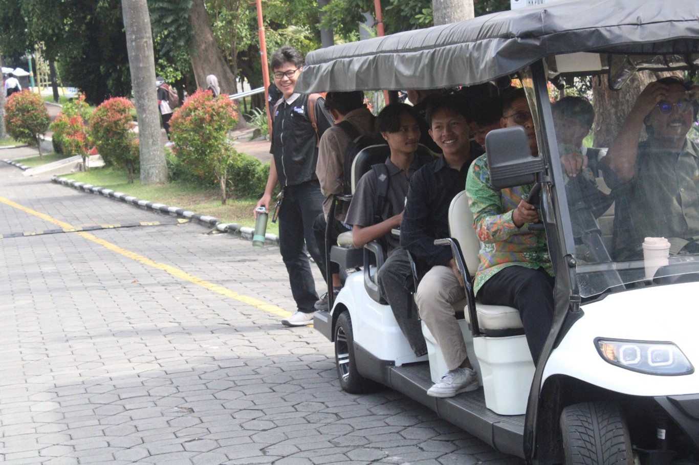 Green Campus UNS Berprestasi: Hari Bebas Emisi Warnai Capaian UI ...