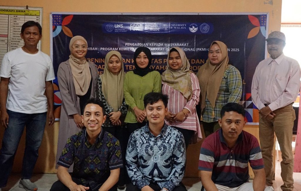 Kolaborasi Prodi Desain Mode FSRD UNS dengan Mitra Nasional dan ...