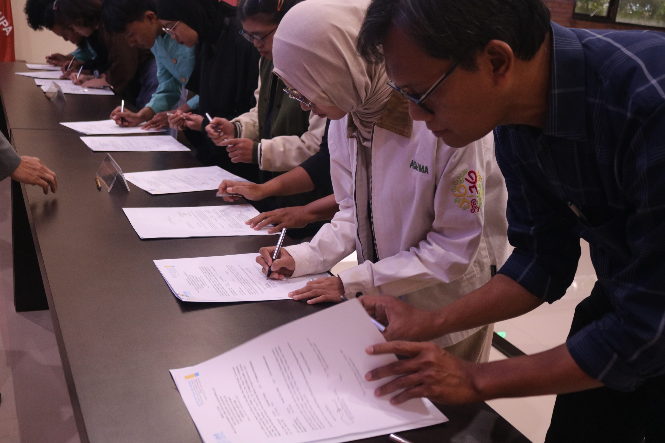 Pelantikan dan Pembekalan Ormawa Periode Tahun 2026 oleh Dekan FSRD UNS ...