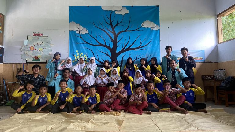 Foto Bersama Siswa SDN 01 Kepyar 