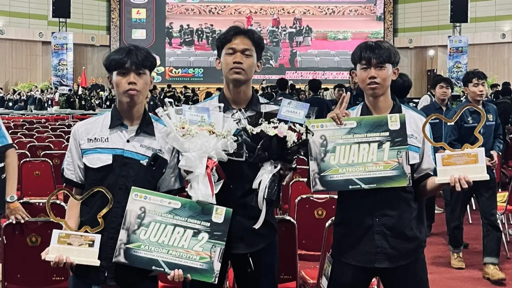 Dokumentasi Anggota Tim Bengawan Team UNS KMHE