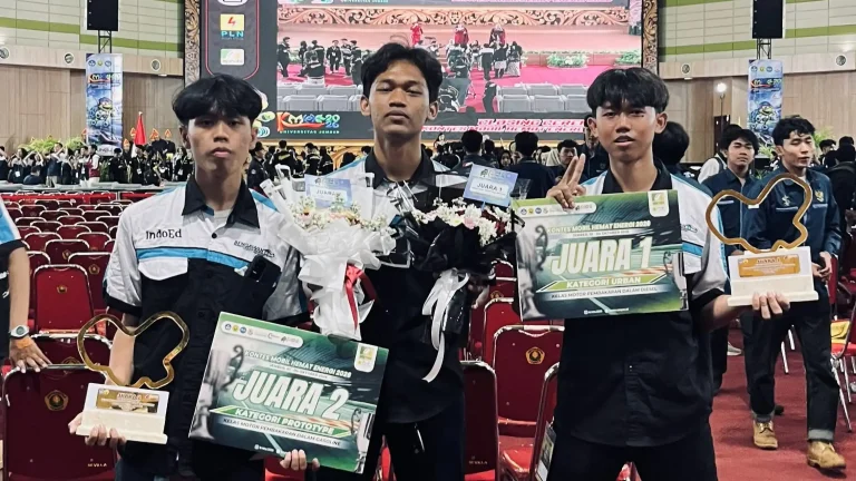 Dokumentasi Anggota Tim Bengawan Team UNS KMHE